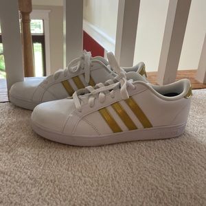 Adidas white and gold shoes (BRAND NEW)